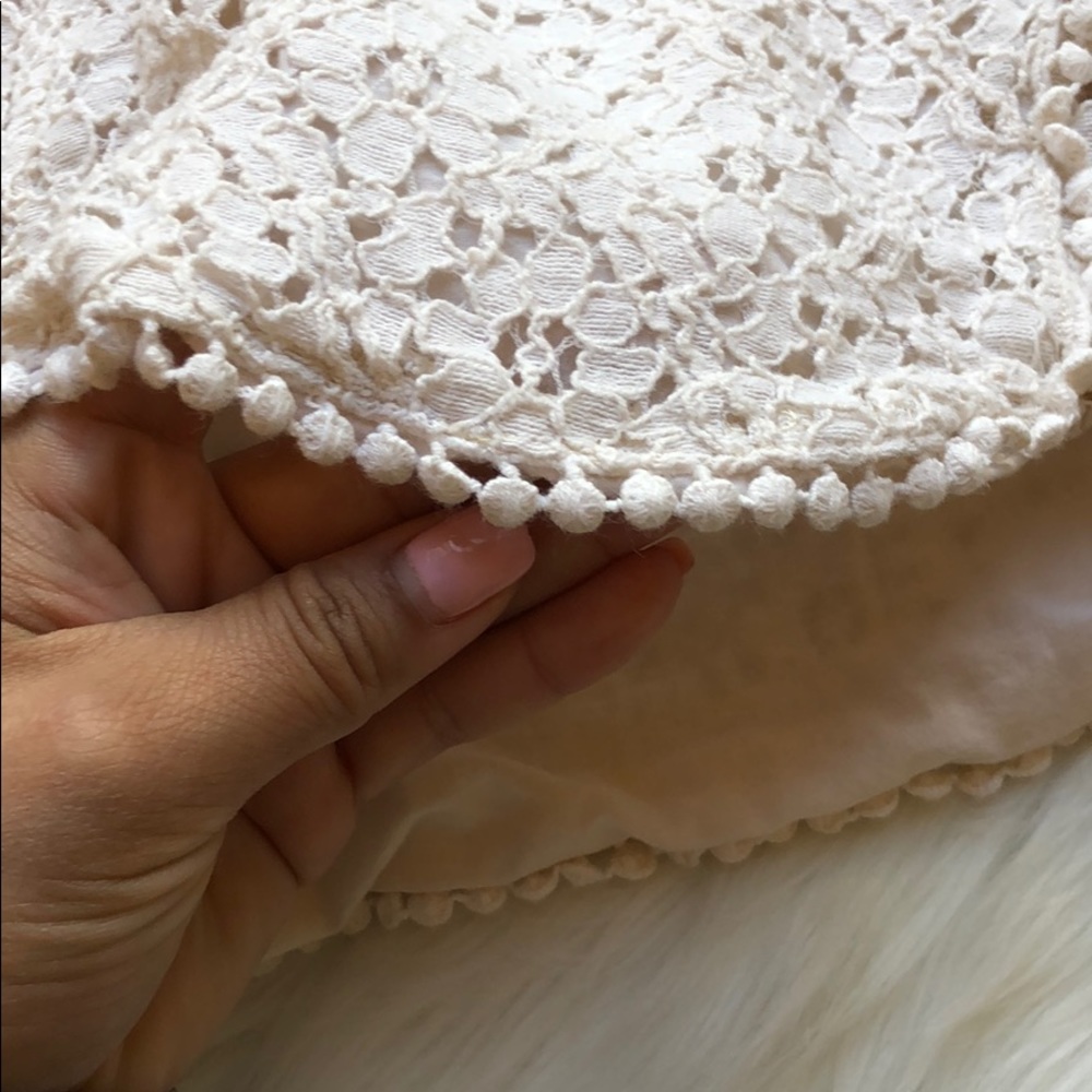 Beautiful Lace Shorts - Picture 8 of 8
